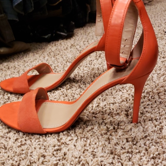 Womens Tory Burch sandals - Picture 2 of 6